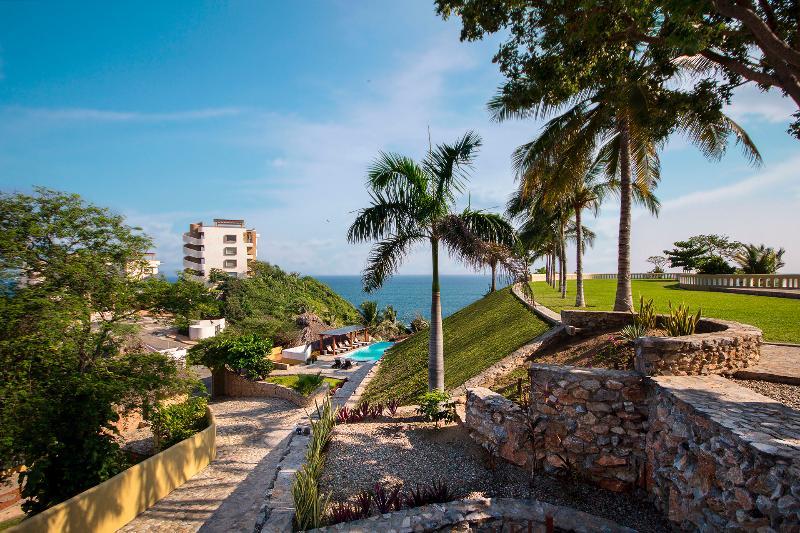 Villas & Resort Luz De Luna Santa Cruz Huatulco Bagian luar foto
